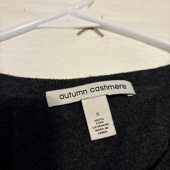 Autumn cashmere Small Charcoal Gray With Purple Lace 100% Cashmere Sweater - Picture 4 of 5